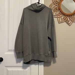 Gently worn ae pull over
